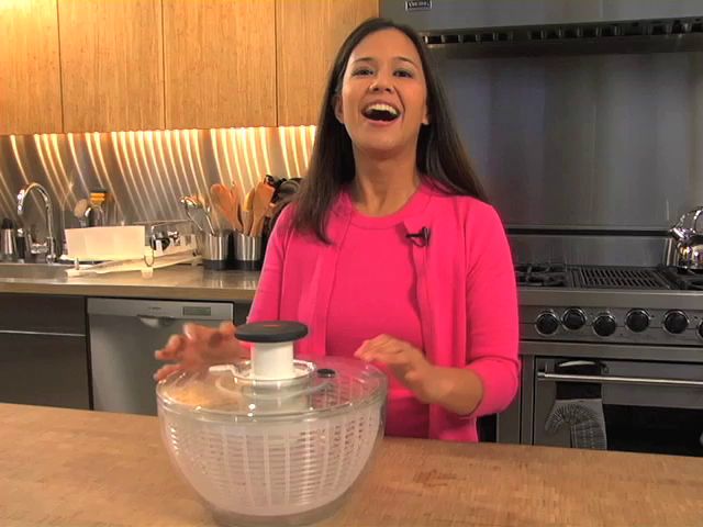 Play OXO ® Small Salad Spinner - video 1 of 2