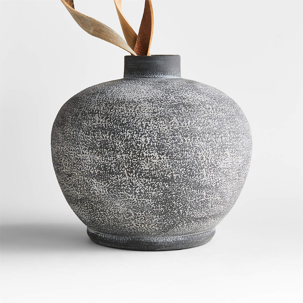 Ophelia Matte Black Round Vase 10 