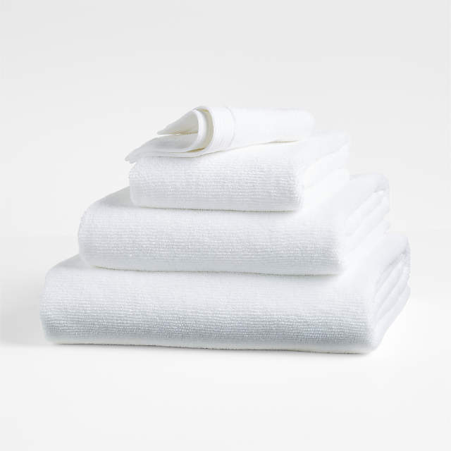 https://cb.scene7.com/is/image/Crate/OrgAntiMicrobialBthGrpWhtFSSS22/$web_pdp_main_carousel_zoom_low$/211026092529/bright-white-anti-microbial-organic-cotton-bath-towels.jpg