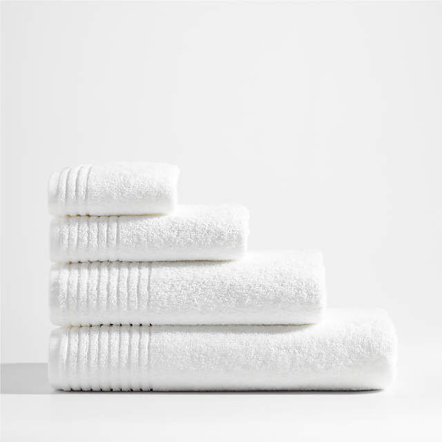 https://cb.scene7.com/is/image/Crate/OrgCottonRefibraCrWhGrpFSSF22/$web_pdp_main_carousel_zoom_low$/220401183056/refibra-crisp-white-organic-cotton-bath-towels.jpg