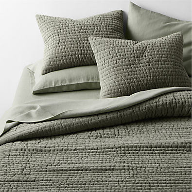 View Organic Cotton Textured Velvet Shadow Sage Green King Quilt details