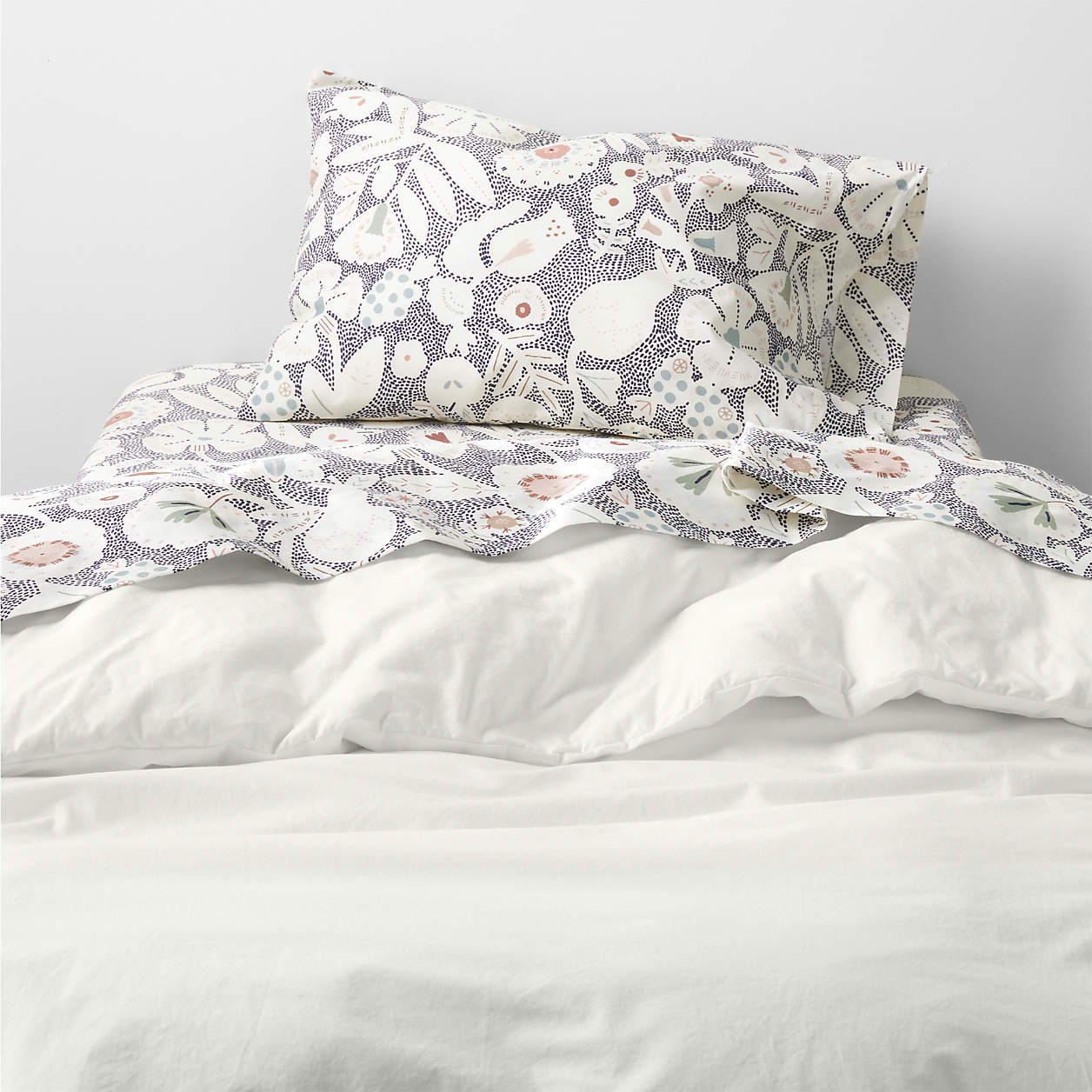 Modern Cozy Cloud Pampas Ivory Organic Washed Cotton Toddler Duvet Cover + Reviews Crate & Kids