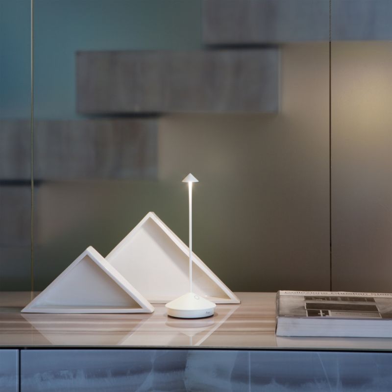 Pina Pro White Metal Table Lamp by Zafferano America