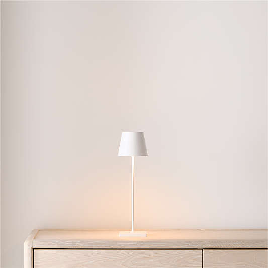 Poldina Pro White Metal Table Lamp by Zafferano America 15"