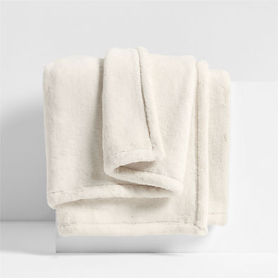 View Plush 70x55 Pampas Ivory Throw Blanket details