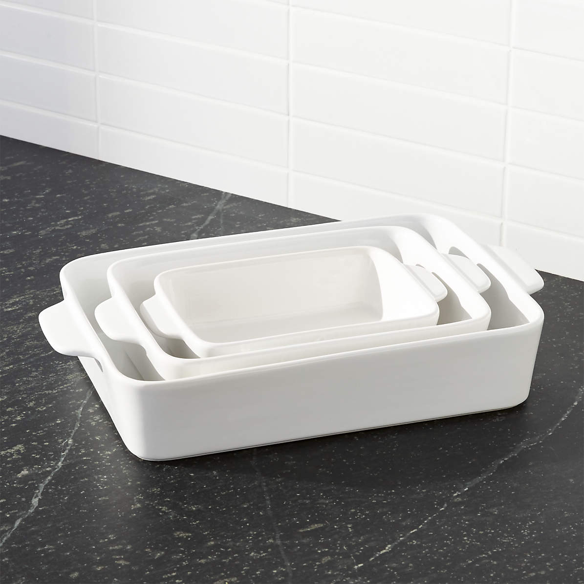 Potluck White Covered Baking Dish + Reviews