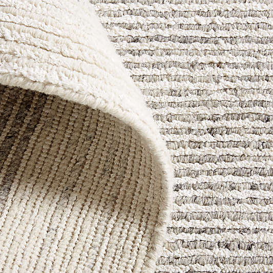 Prague Wool and Viscose Hand-Knotted Ombre Ivory Area Rug 6'x9'