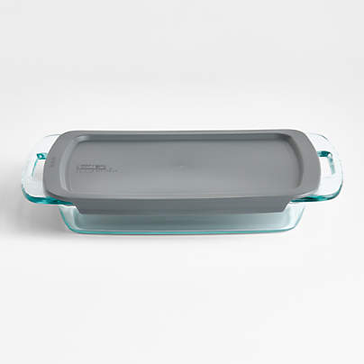 Pyrex ®  Rectangular Baking Dish with Lid