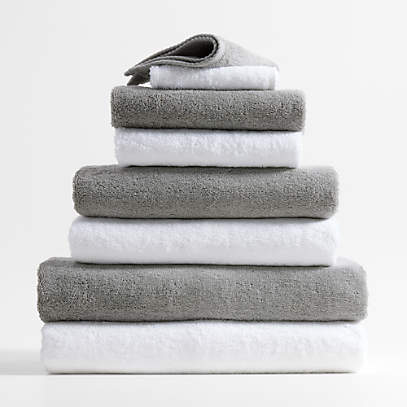 https://cb.scene7.com/is/image/Crate/QuickDryTowelsFSSS24/$web_pdp_main_carousel_low$/231011135707/quick-dry-organic-cotton-bath-towels.jpg