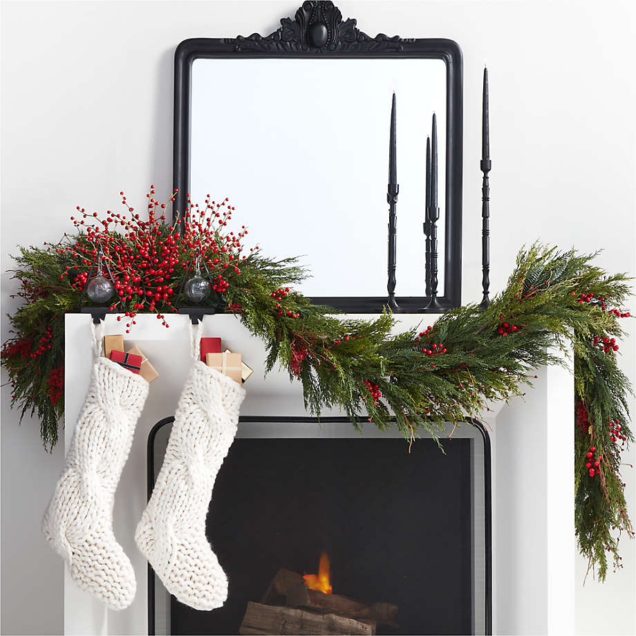 Decor Set: Red Berry Mantel (Open Larger View)