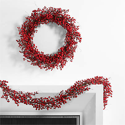 Red Berry Holiday Wreath and Garland Set