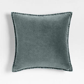 Pillows & Throws