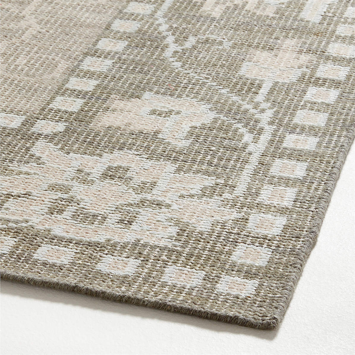 Macon Beige Chenille Rug 12x18 Swatch