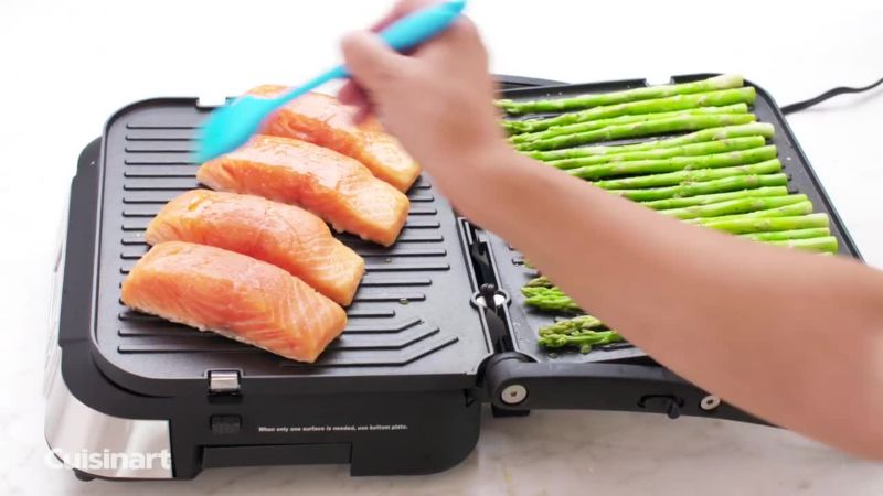 Play Cuisinart ® Contact Griddler ® with Smoke-less Mode - video 1 of 1