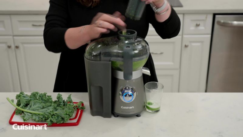 Play Cuisinart ® SmartPower ® Duet Compact Blender and Juice Extractor Combo - video 1 of 1