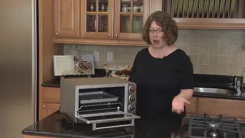 Play Cuisinart ® Convection Toaster Oven Broiler - video 1 of 1