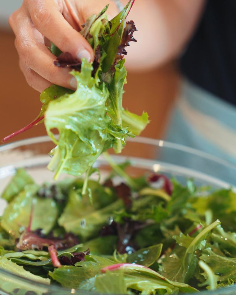 Play Chef'N Salad Spinner and Chopper - video 1 of 2