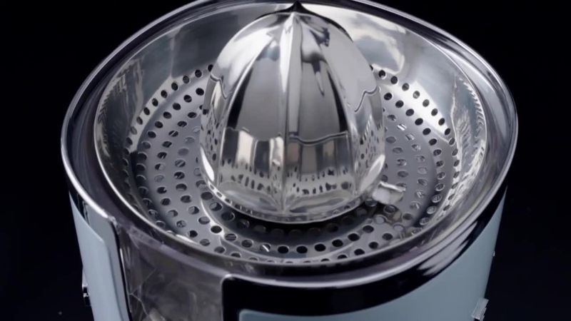 Play SMEG Citrus Juicer Black - video 1 of 1