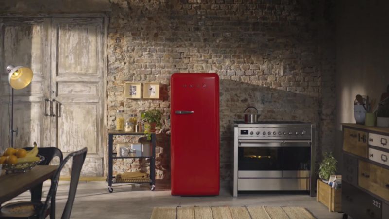 SMEG FAB 28 Full-Size Cream Right-Hinge Refrigerator