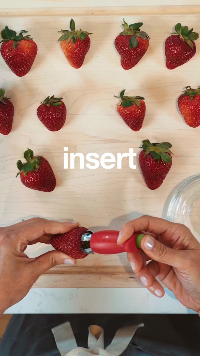 Play Chef'n ® Strawberry Huller - video 3 of 3