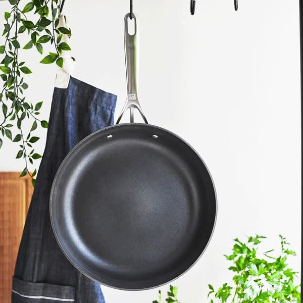 Play ZWILLING ® Motion 3-Piece Hard-Anodized Aluminum Frying Pan Set - video 1 of 2