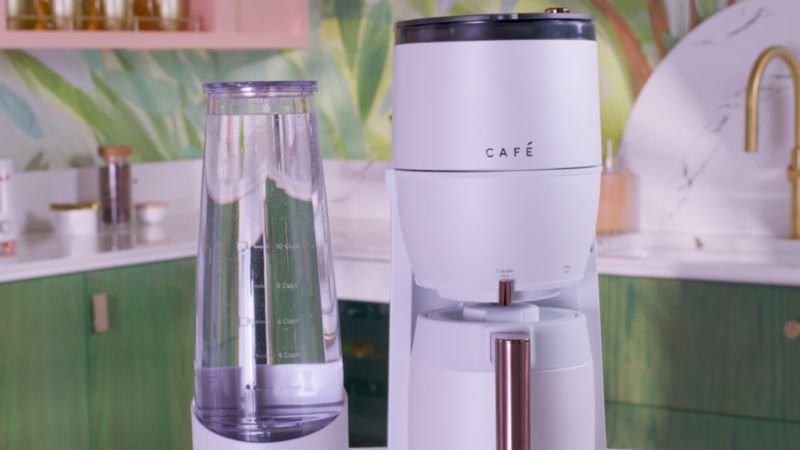 Play Café ™ Matte White Specialty Grind and Brew Coffee Maker - video 3 of 5