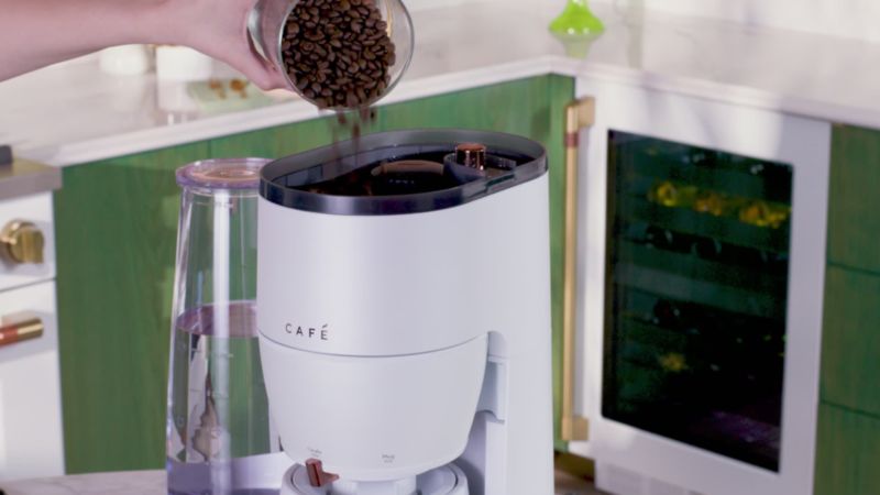 Play Café ™ Matte White Specialty Grind and Brew Coffee Maker - video 4 of 5