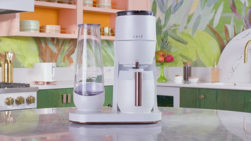 Play Café ™ Matte White Specialty Grind and Brew Coffee Maker - video 1 of 5