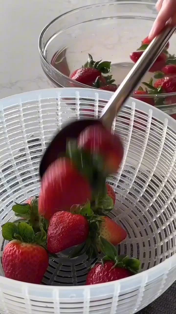 Play Berry Box White Colander - video 1 of 1