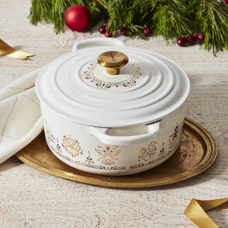 Play Le Creuset ® Signature Noel White 12 Days of Chirstmas 3.5-Qt. Round Dutch Oven with Gold Knob - video 5 of 5