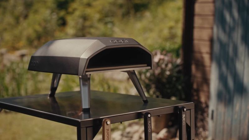 Play Ooni Cast Iron Grizzler - video 1 of 1