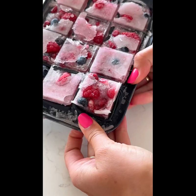 Play Peak Ice Everyday Ice Tray - video 1 of 1