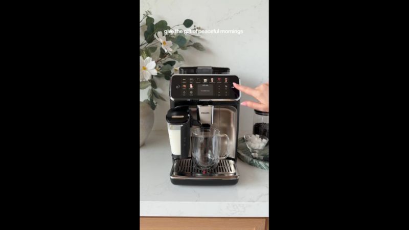 Play Philips 5500 Series Fully-Automatic Espresso Machine with LatteGo & Iced Coffee - video 1 of 1
