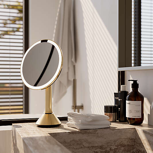 Simplehuman 8" Round Sensor Mirror, 5x Magnification & Adjustable Brightness, Brass Steel