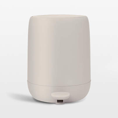 Blomus SONO 1.3-Gallon Moonbeam Cream Pedal Trash Bin