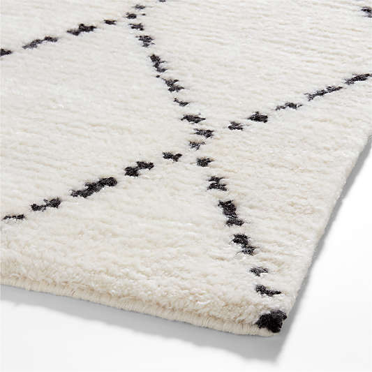 Safi Diamond Moroccan White & Black Area Rug 9'x12'