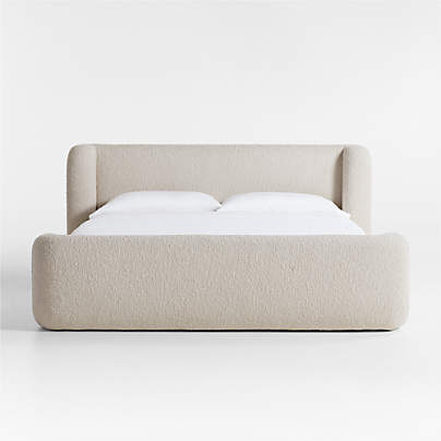 Salone Curved Upholstered King Bed
