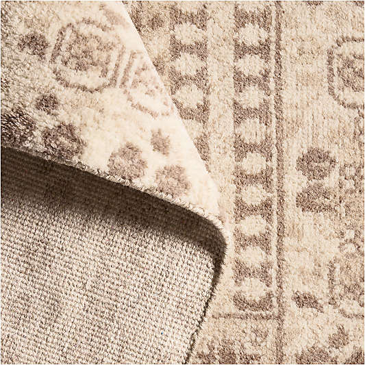 Sardinia Wool Performance Blend Traditional Ivory Handknotted Rug Swatch 12"x18"