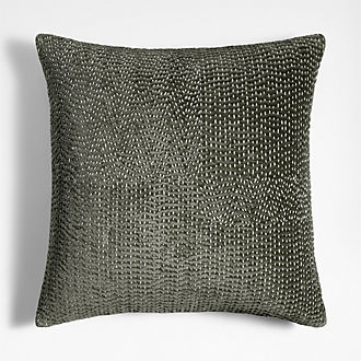 Pillows & Throws