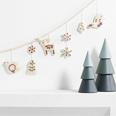 View Scandi Heritage Felt Garland details