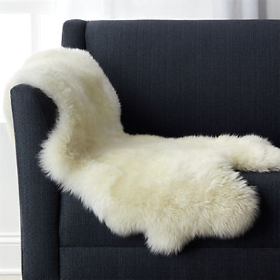 View Ivory Sheepskin Throw/Rug 21"x37" details