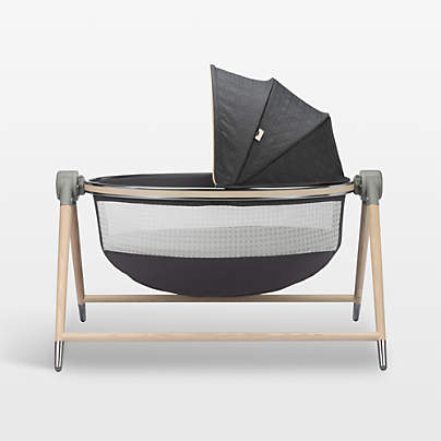 Maxi-Cosi ® Sibia Onyx Heritage Bassinet with CryAssist ™