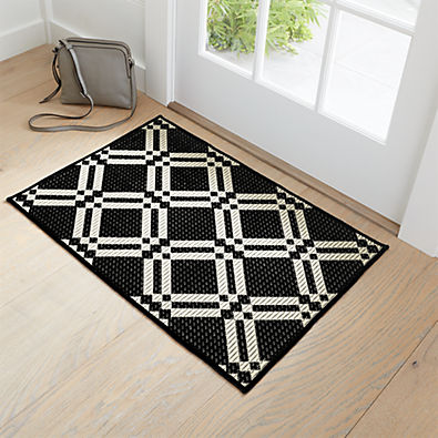 View Silas Indoor/Outdoor Black Trellis Rug 2'x3' details