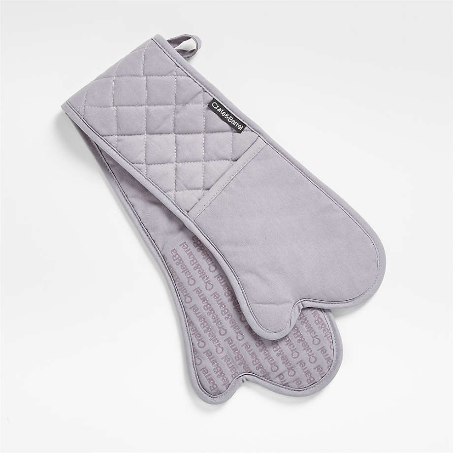 https://cb.scene7.com/is/image/Crate/SiliconeGripGreyDblOvnMttSSF21/$web_pdp_main_carousel_med$/210727131810/silicone-grip-alloy-grey-double-oven-mitt.jpg