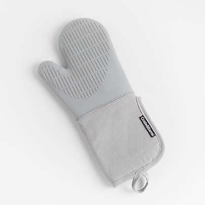 https://cb.scene7.com/is/image/Crate/SiliconeOvenMittGreySSS23/$web_pdp_carousel_med$/221230150304/silicone-oven-mitt-grey.jpg