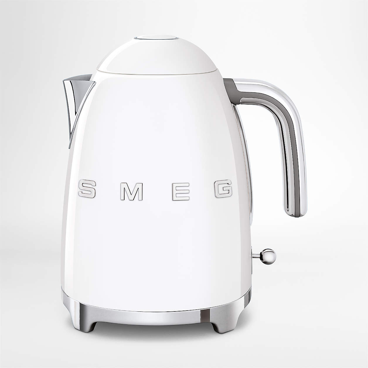 Smeg White Retro Electric Kettle + Reviews | Crate & Barrel