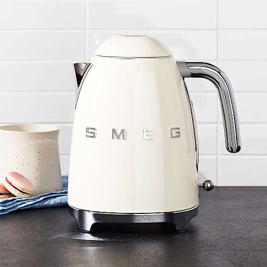 SMEG Cream Retro Electric Kettle