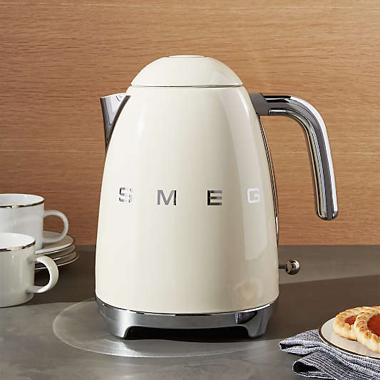 SMEG Cream Retro Electric Kettle