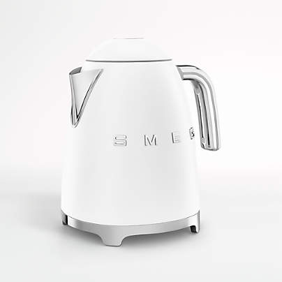 Smeg Matte White Fully Automatic Coffee and Espresso Machine with Milk  Frother + Reviews