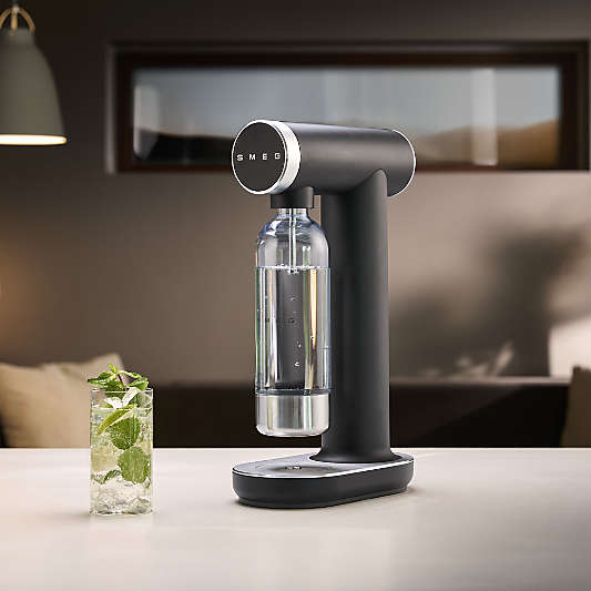 SMEG Matte Black Sparkling Water Maker
